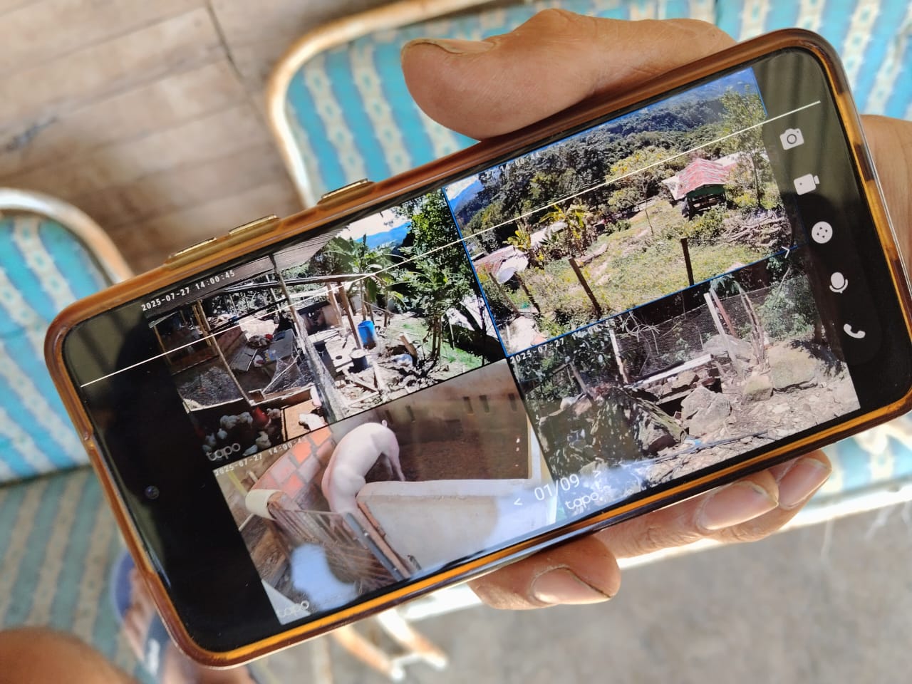 Cámara de seguridad monitoreando un pasillo.