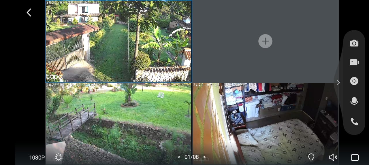 Cámara de seguridad en una esquina de una oficina.